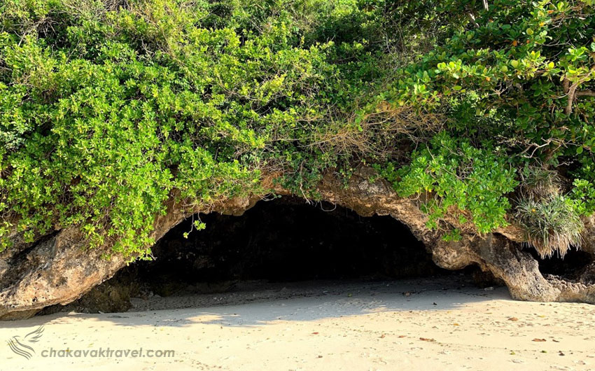 غارهای ساحل green bowl در بالی اندونزی